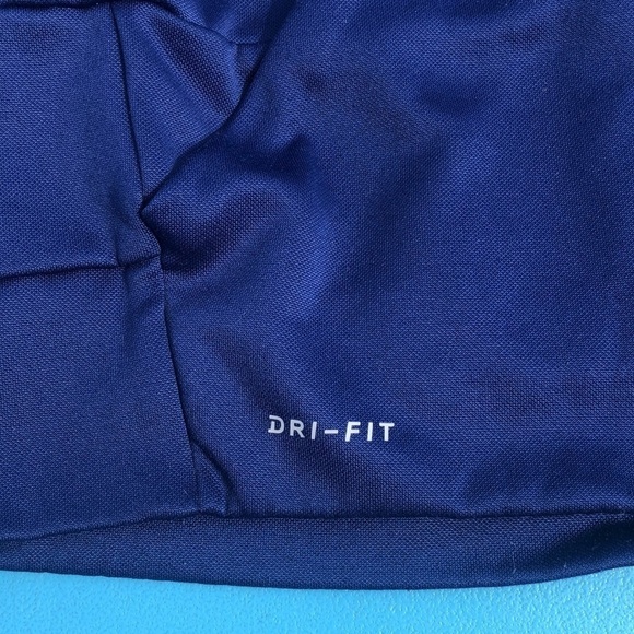NIKE Dri-Fit Medium Youth Pullover - Picture 4 of 6